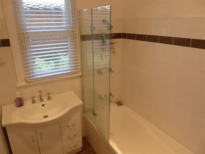 18 Lindsay Street, Turvey Park NSW 2650