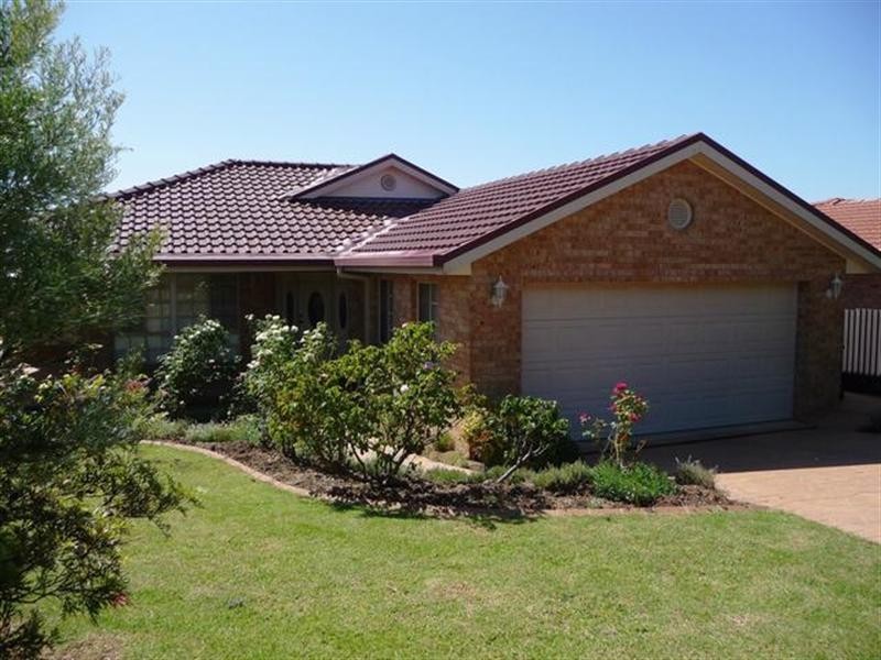 4 Harrier Street, Estella NSW 2650