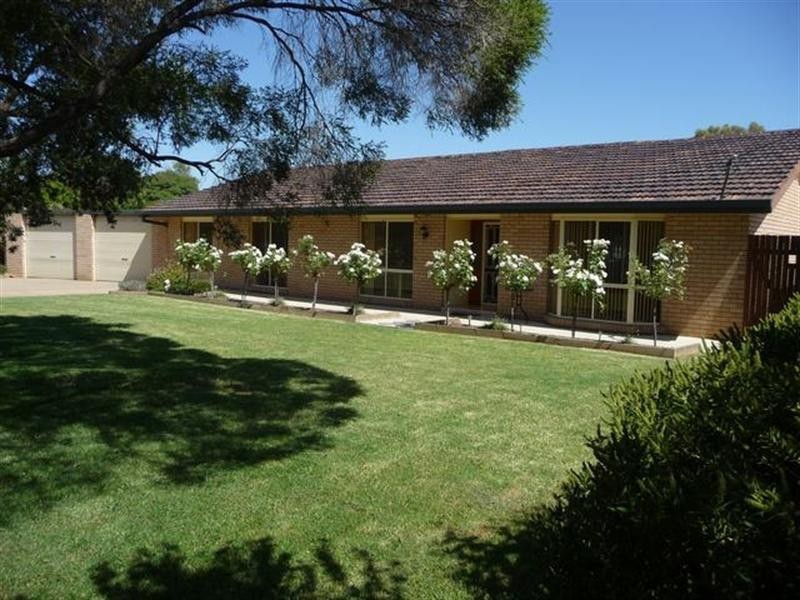 7 Norfolk Avenue, Lake Albert NSW 2650