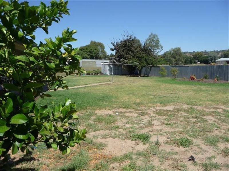 7 Norfolk Avenue, Lake Albert NSW 2650