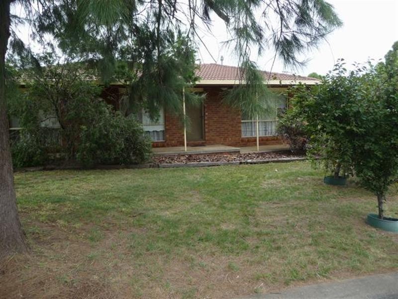 48 Pugsley Avenue, Estella NSW 2650