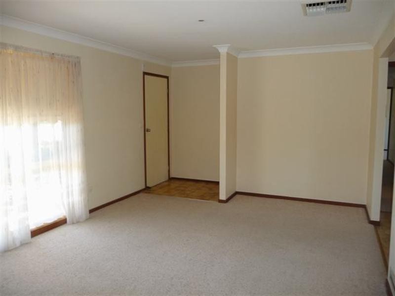 48 Pugsley Avenue, Estella NSW 2650