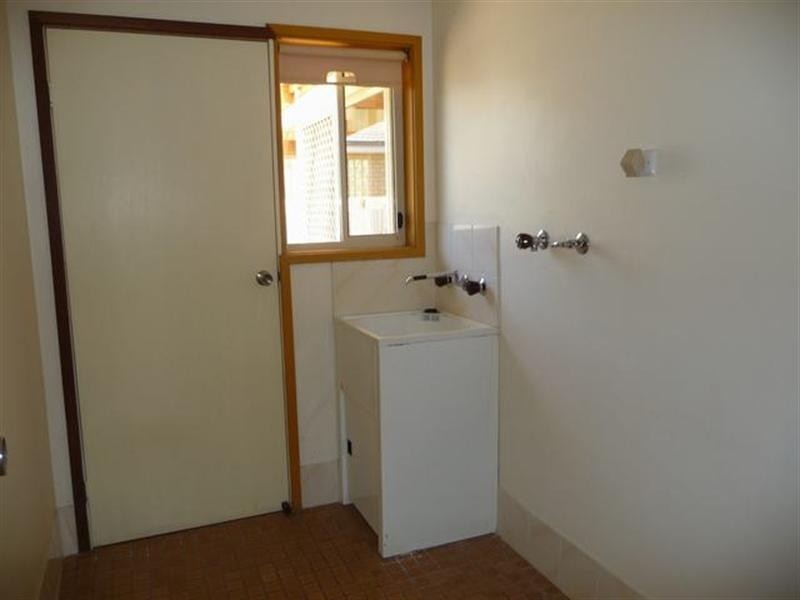 48 Pugsley Avenue, Estella NSW 2650