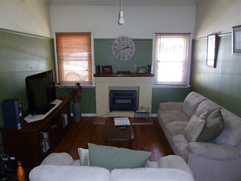 64 Bourke Street, Wagga Wagga NSW 2650