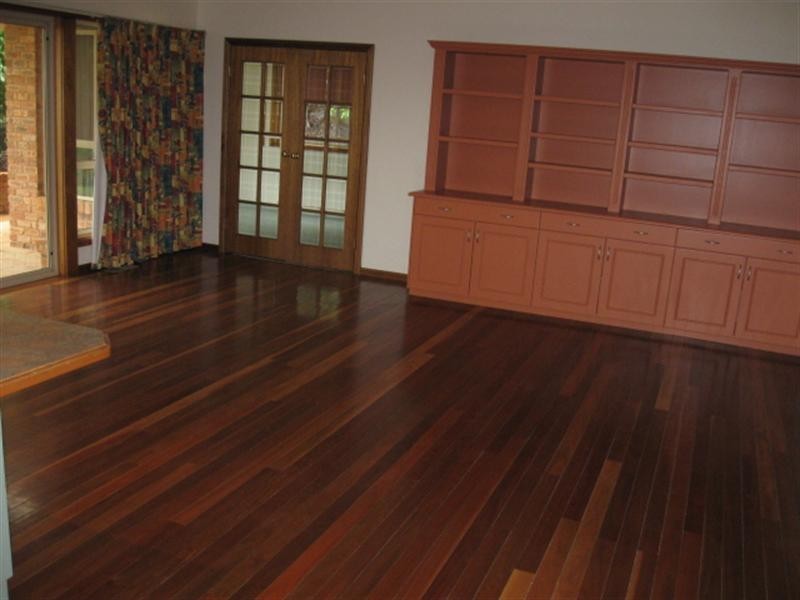 14 Kincora Place, Bourkelands NSW 2650