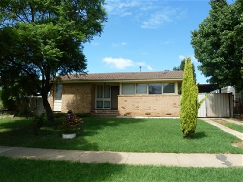 16 Mumford Street, Ashmont NSW 2650