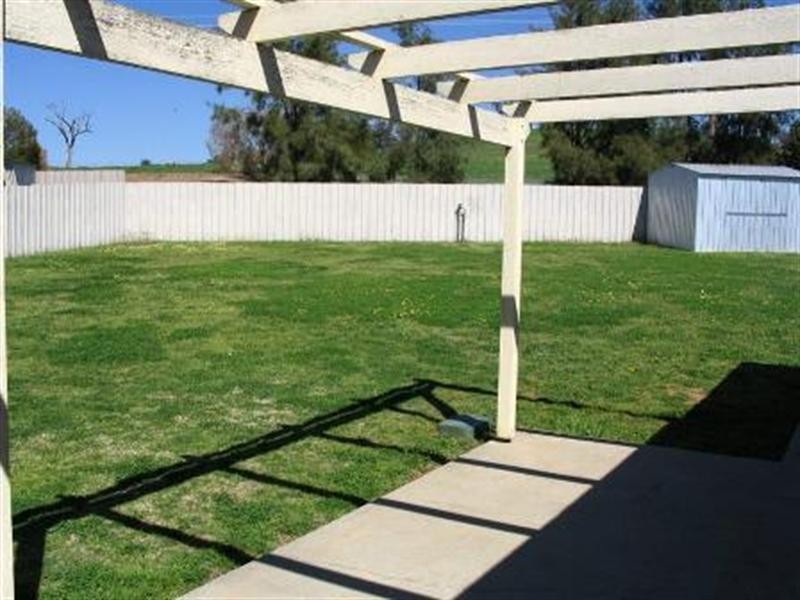 7 Minya Place, Glenfield Park NSW 2650