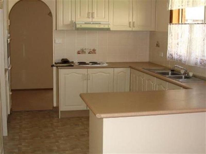 7 Minya Place, Glenfield Park NSW 2650