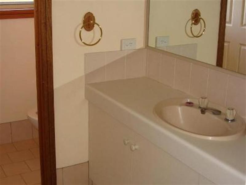 7 Minya Place, Glenfield Park NSW 2650