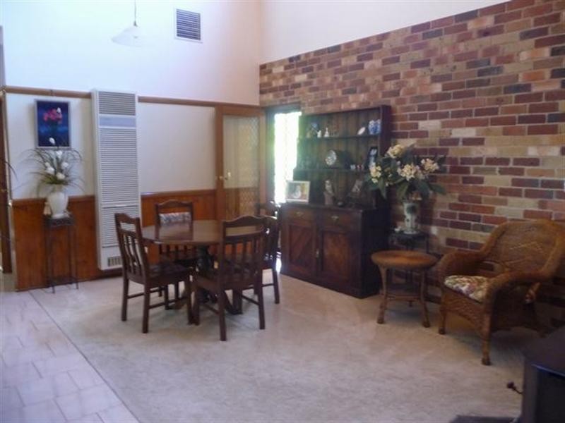 1 Lincoln Avenue, Tolland NSW 2650