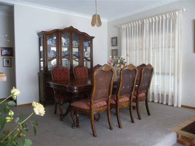 1 Lincoln Avenue, Tolland NSW 2650