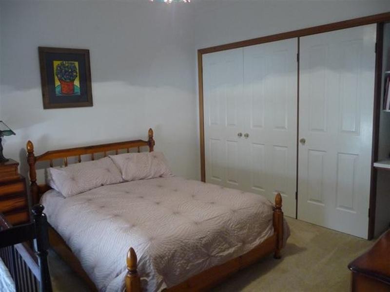 1 Lincoln Avenue, Tolland NSW 2650