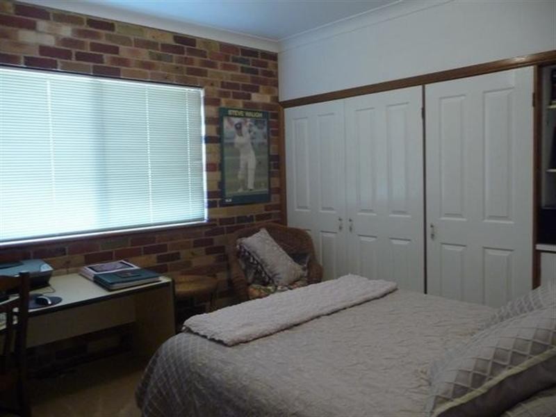 1 Lincoln Avenue, Tolland NSW 2650