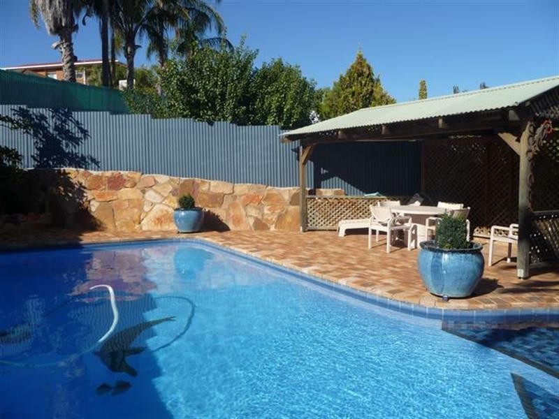 1 Lincoln Avenue, Tolland NSW 2650
