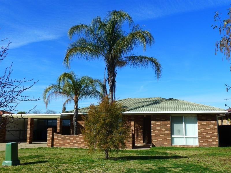 31 Langi Crescent, Wagga Wagga NSW 2650