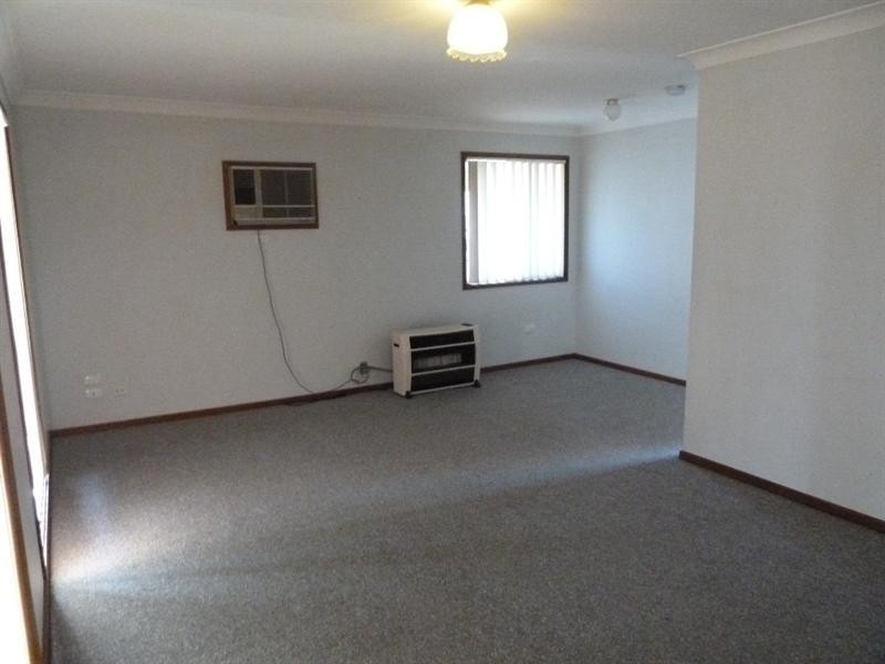 31 Langi Crescent, Wagga Wagga NSW 2650