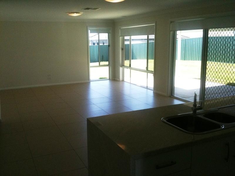 12 Hazelwood Drive, Forest Hill NSW 2651