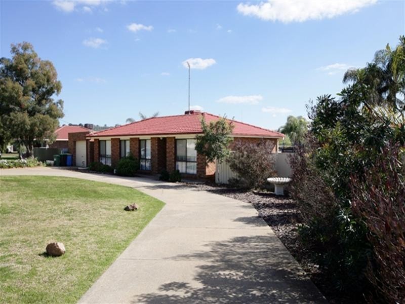 10 Crisp Drive, Wagga Wagga NSW 2650