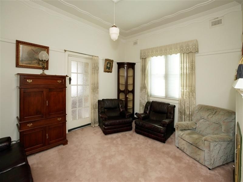 13 Edmondson Street, Wagga Wagga NSW 2650