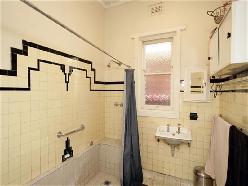 13 Edmondson Street, Wagga Wagga NSW 2650