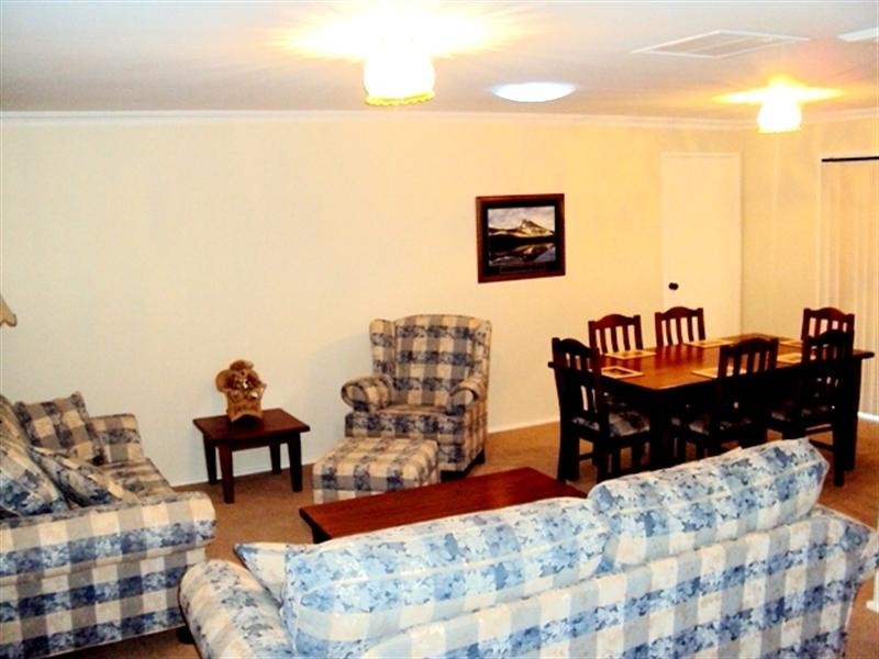 30 Henwood Avenue, Kooringal NSW 2650