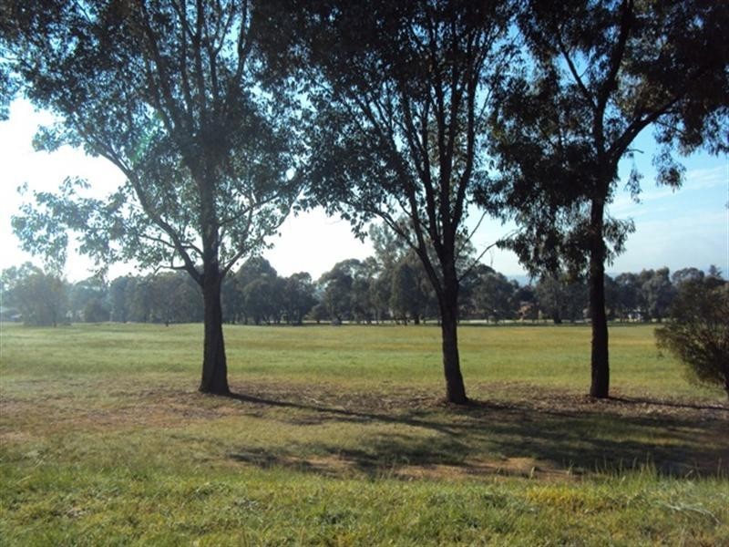 18 Patamba Street, Kooringal NSW 2650