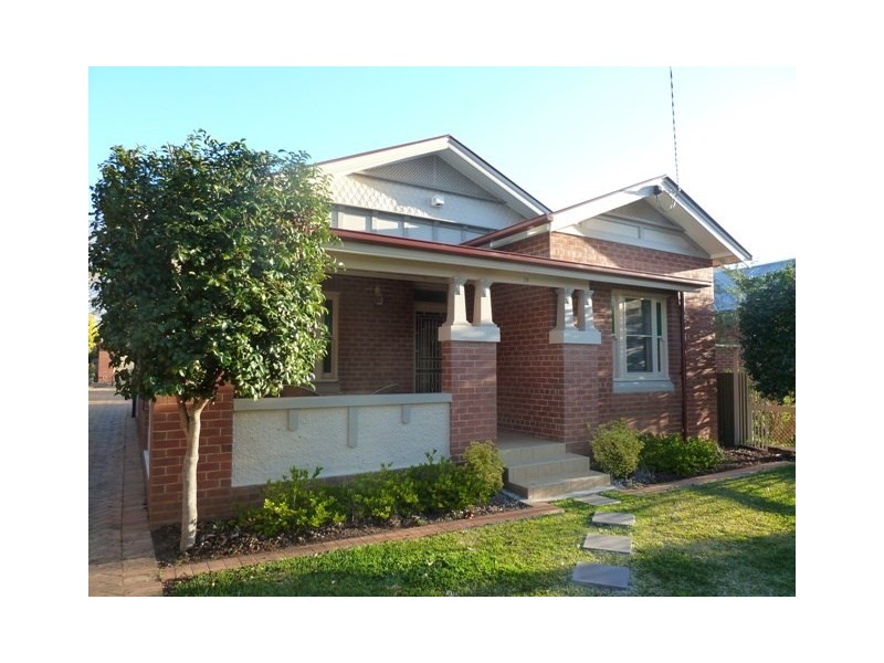 18 Lindsay Street, Wagga Wagga NSW 2650