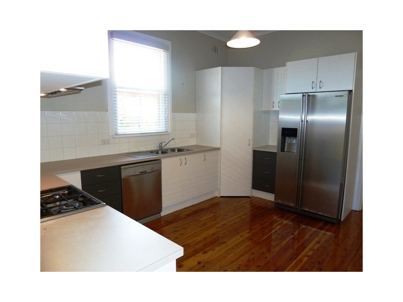 18 Lindsay Street, Wagga Wagga NSW 2650