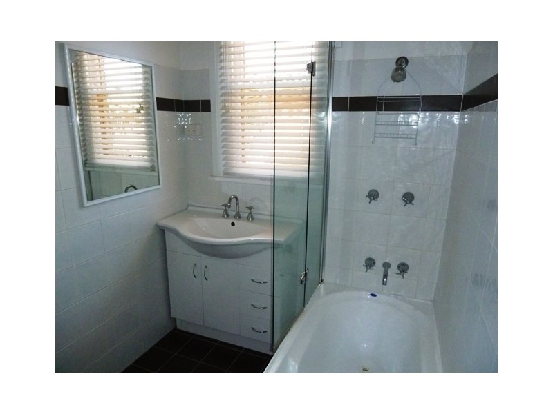 18 Lindsay Street, Wagga Wagga NSW 2650