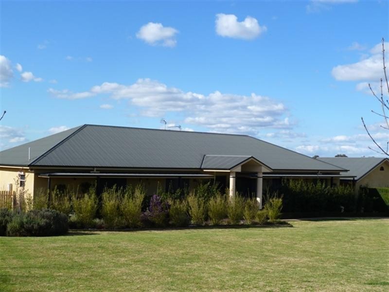 4 Evangelist Avenue, Wagga Wagga NSW 2650