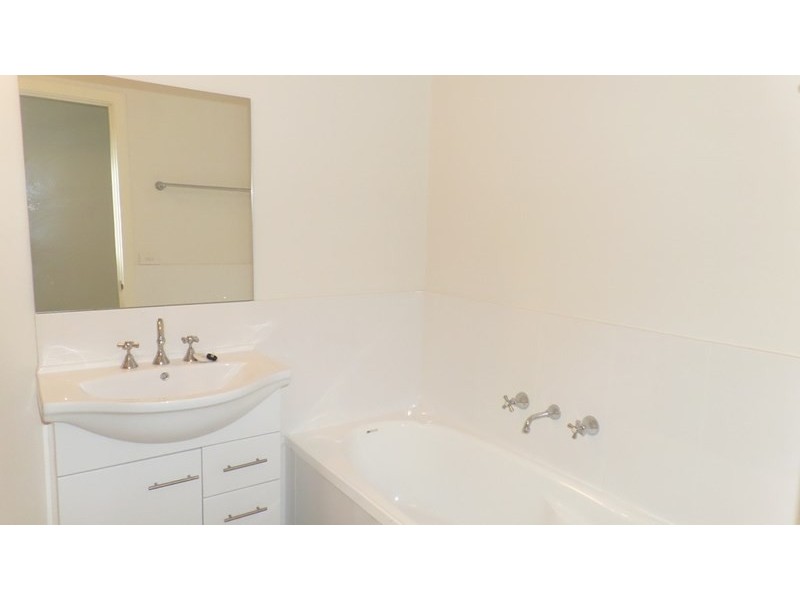 8/10 Mirrul Street, Wagga Wagga NSW 2650