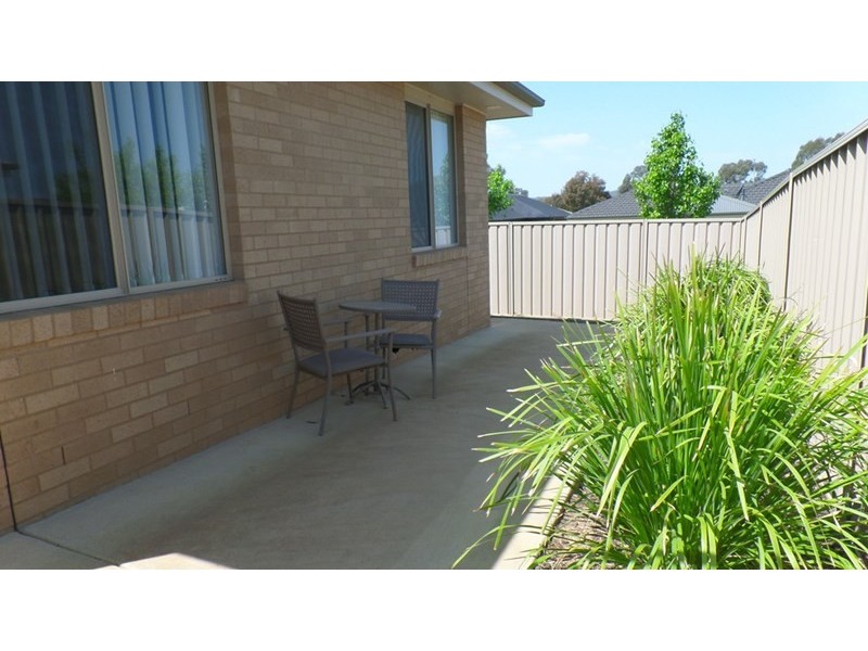 8/10 Mirrul Street, Wagga Wagga NSW 2650