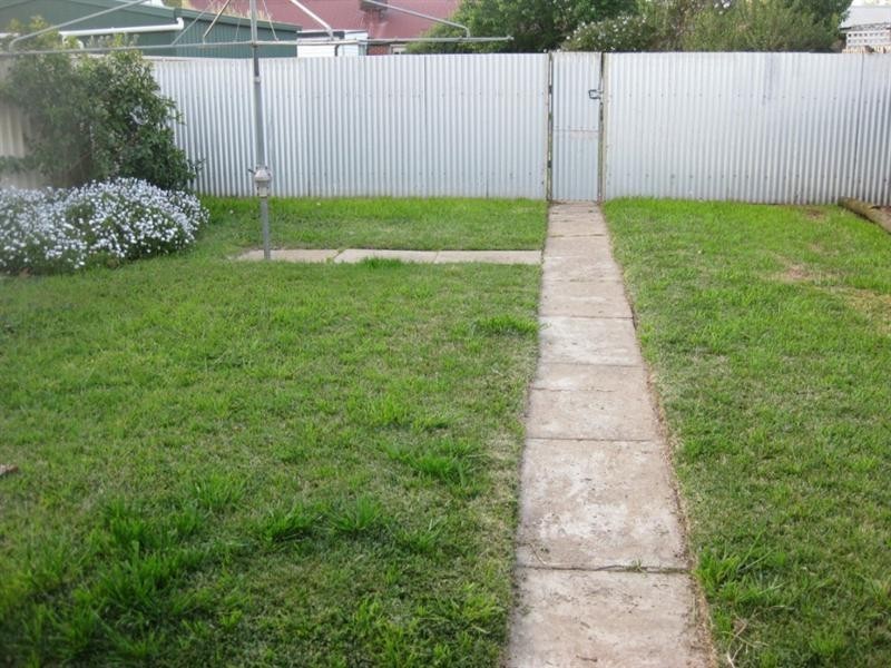 20 Albury Street, Wagga Wagga NSW 2650