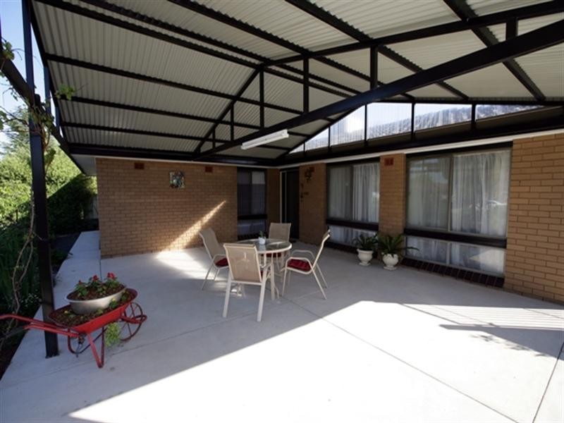 465 Lake Albert Road, Lake Albert NSW 2650