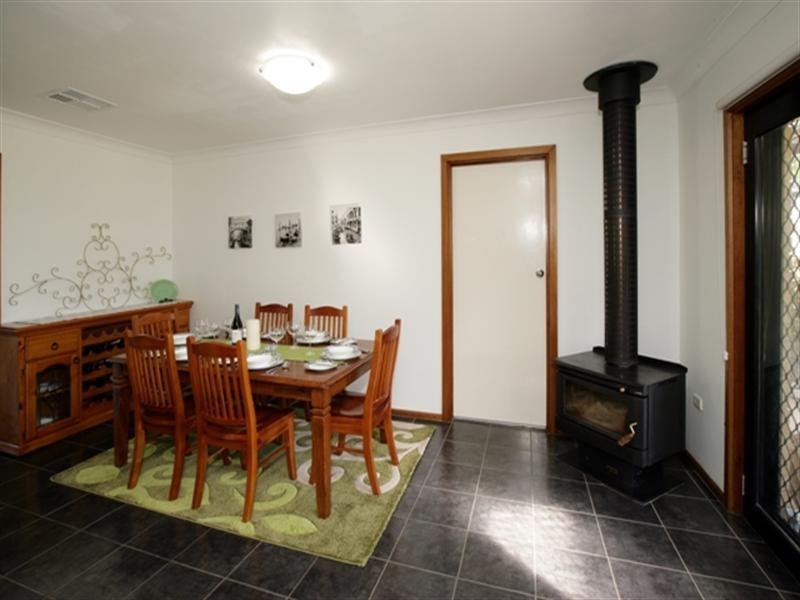 465 Lake Albert Road, Lake Albert NSW 2650