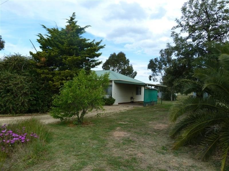 11 Benedict Avenue, San Isidore NSW 2650