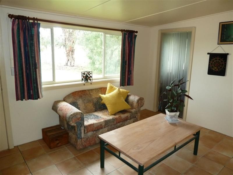 11 Benedict Avenue, San Isidore NSW 2650