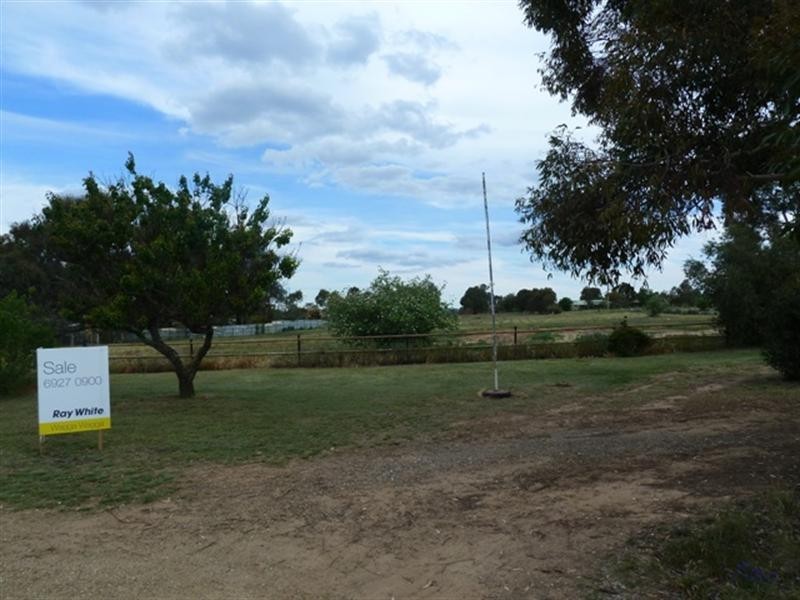 11 Benedict Avenue, San Isidore NSW 2650