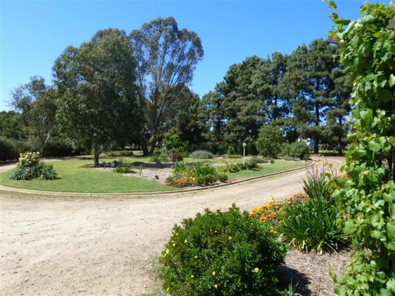 23 Cummins Drive, San Isidore NSW 2650