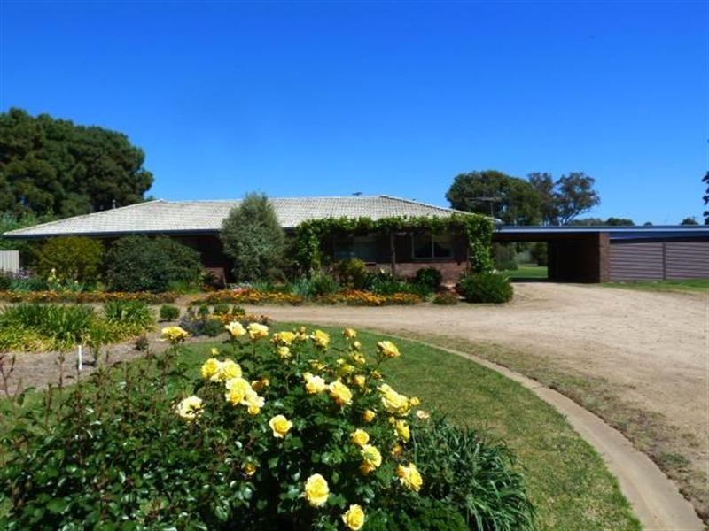 23 Cummins Drive, San Isidore NSW 2650