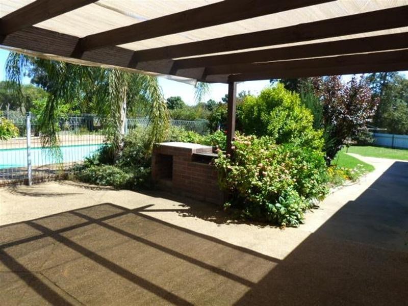 23 Cummins Drive, San Isidore NSW 2650