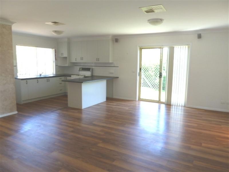 11 Eugene Avenue, Wagga Wagga NSW 2650