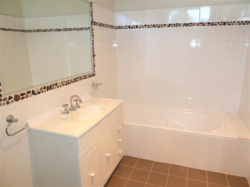 11 Eugene Avenue, Wagga Wagga NSW 2650