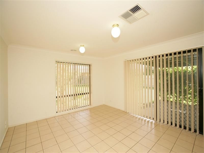 72 Yentoo Drive, Glenfield Park NSW 2650