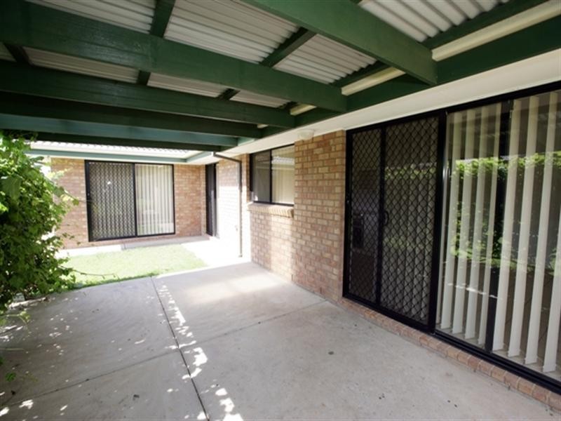 72 Yentoo Drive, Glenfield Park NSW 2650