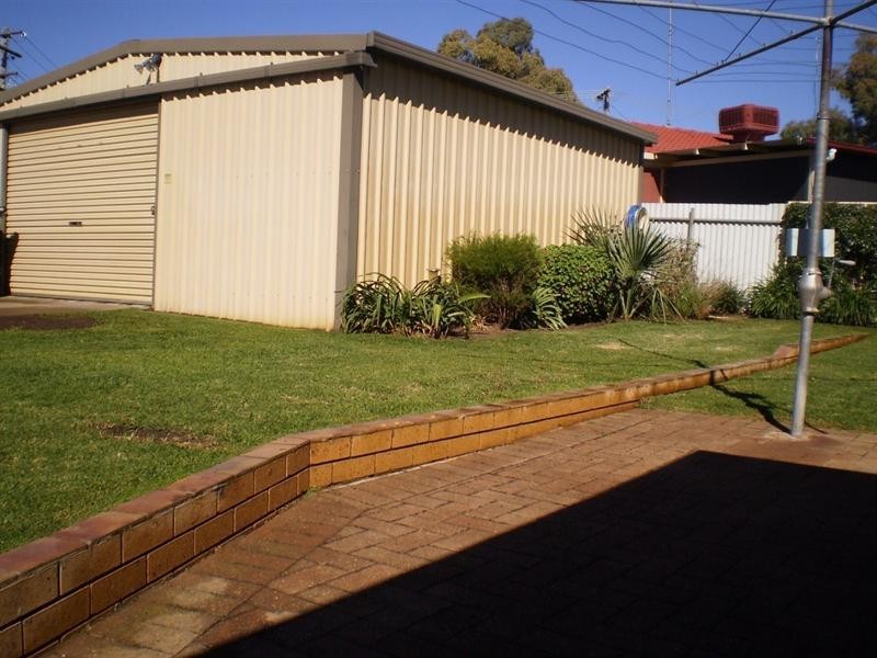 4 Loth Street, Wagga Wagga NSW 2650