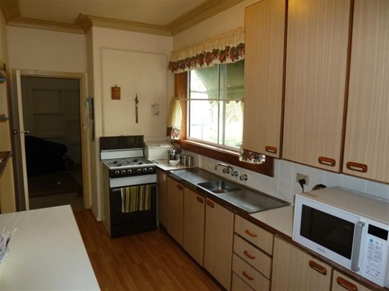 11 Benedict Avenue, Wagga Wagga NSW 2650