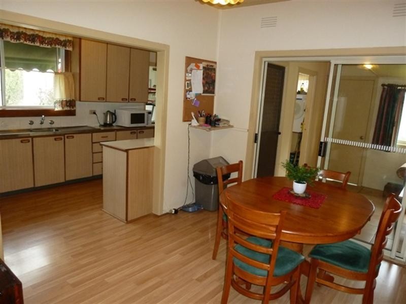 11 Benedict Avenue, Wagga Wagga NSW 2650