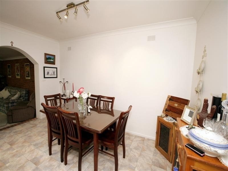 17 Menzies Avenue, Kooringal NSW 2650