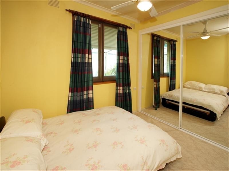 17 Menzies Avenue, Kooringal NSW 2650